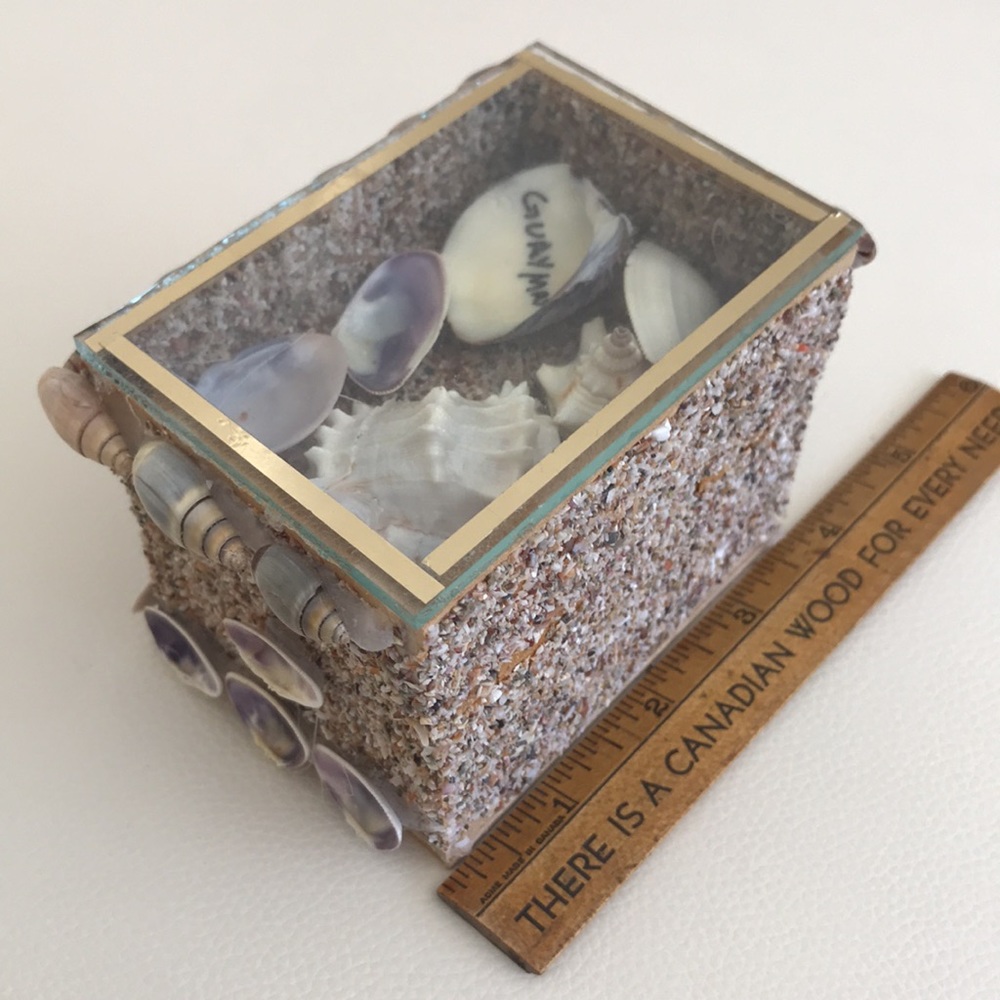 FREE Shell Beach Box - Picture 4 of 4